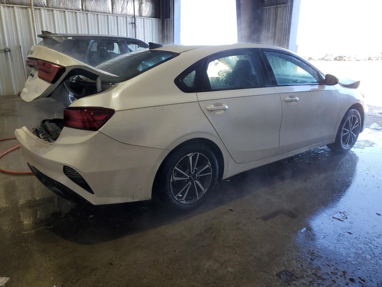 2023 Kia Forte - Image 3