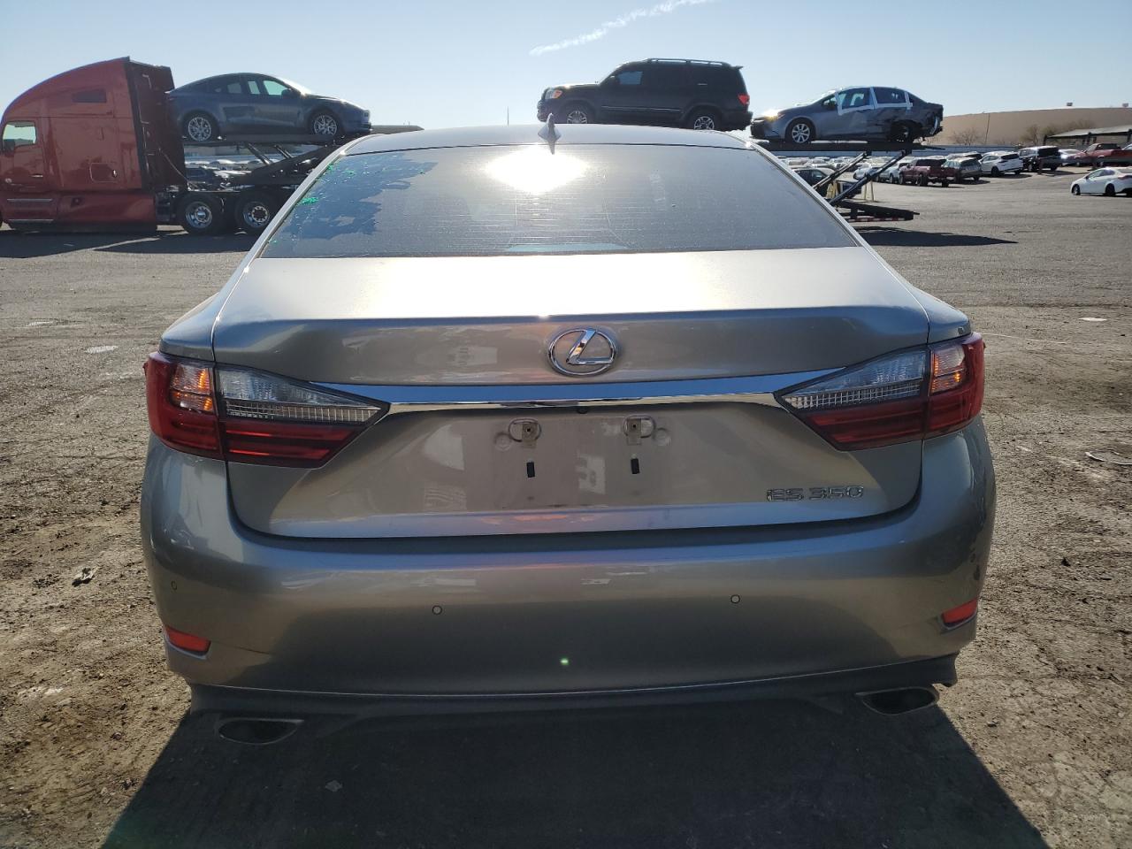 2016 Lexus ES - Image 6