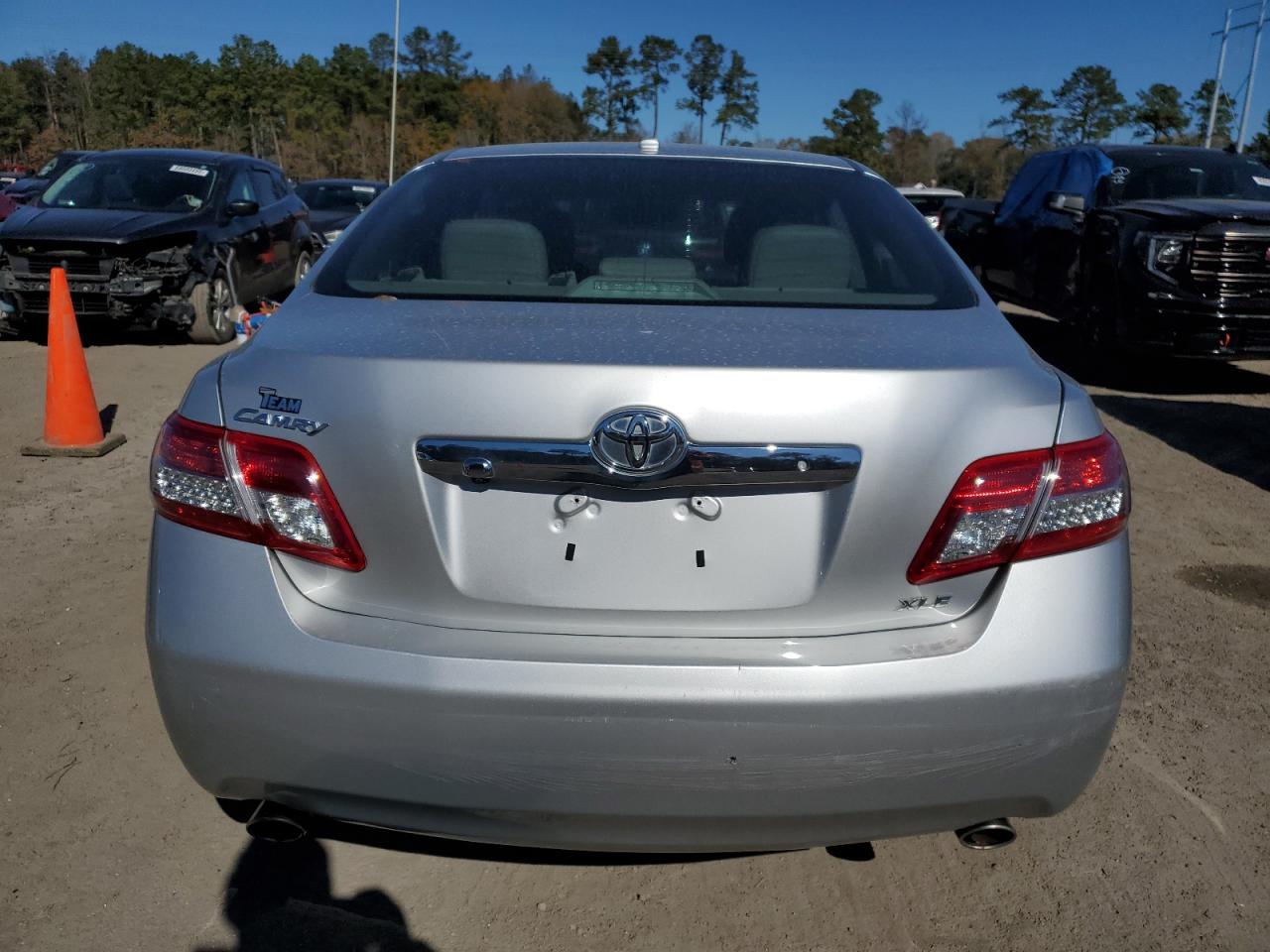 2011 Toyota Camry - Image 6