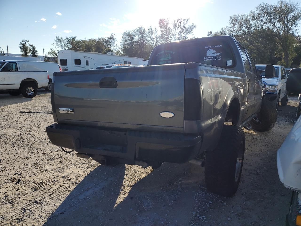2005 Ford F250 - Image 4