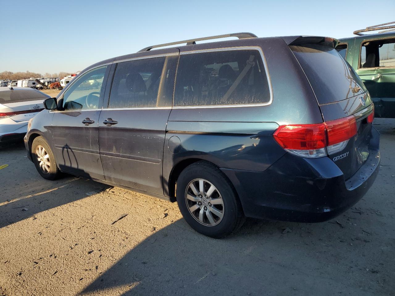 2010 Honda Odyssey - Image 2