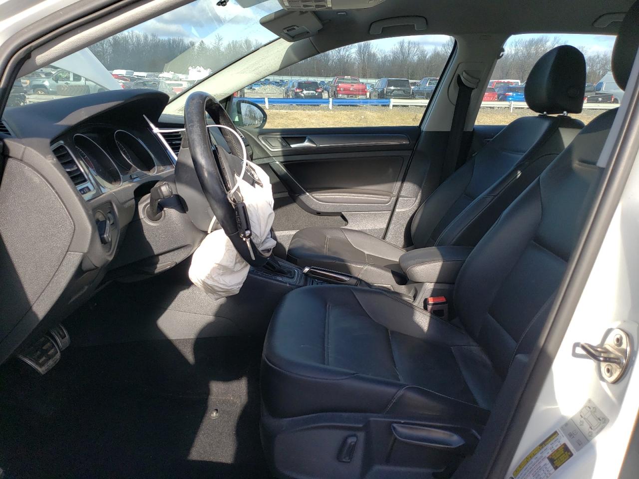 2017 Volkswagen Golf - Image 7