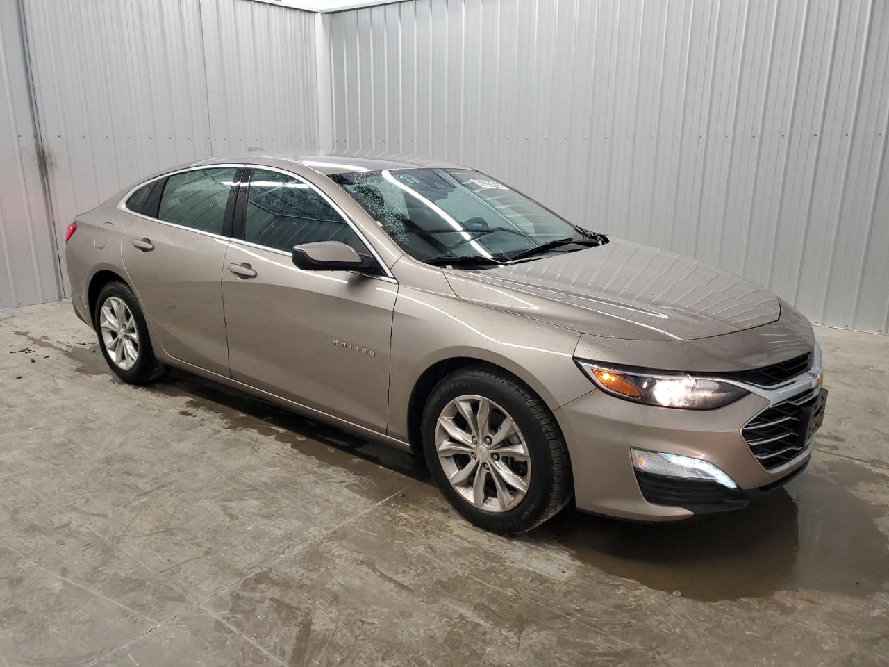2023 Chevrolet Malibu - Image 4