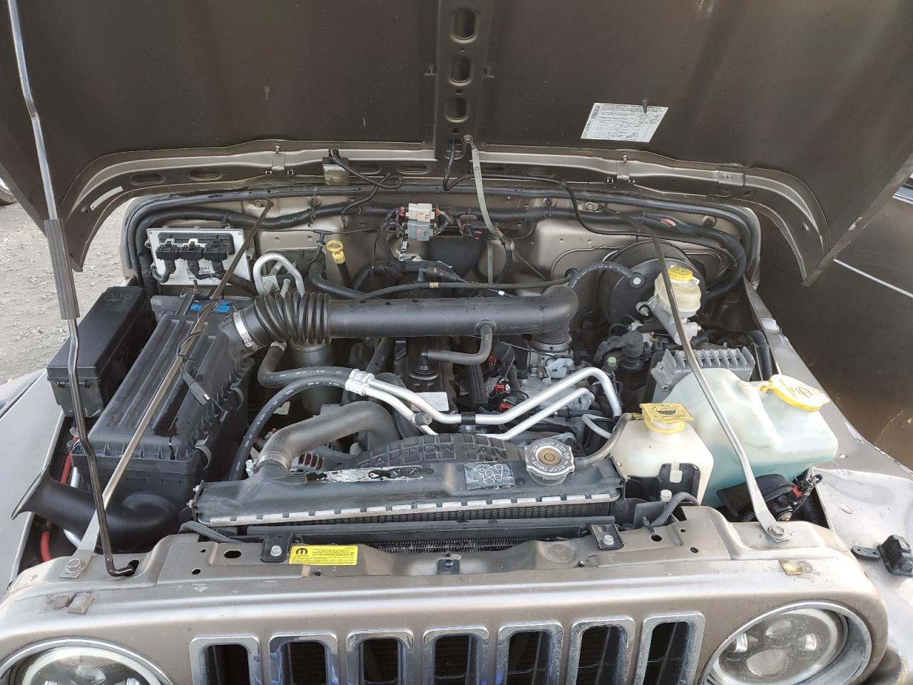 2004 Jeep Wrangler - Image 12