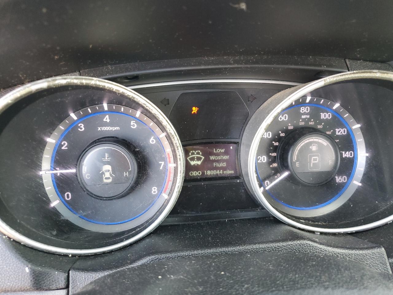 2011 Hyundai Sonata - Image 9