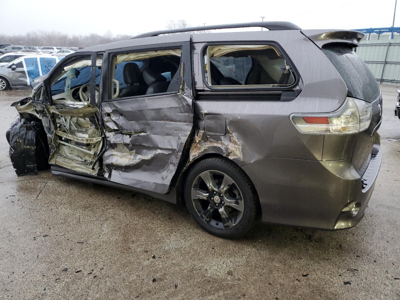 2012 Toyota Sienna - Image 2