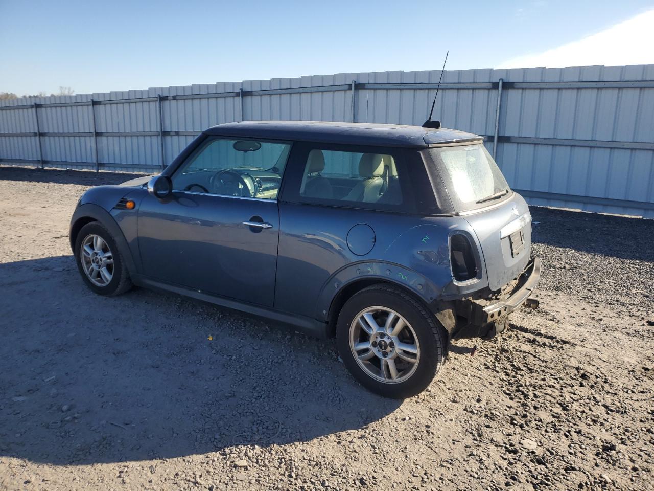 2011 MINI Cooper - Image 2
