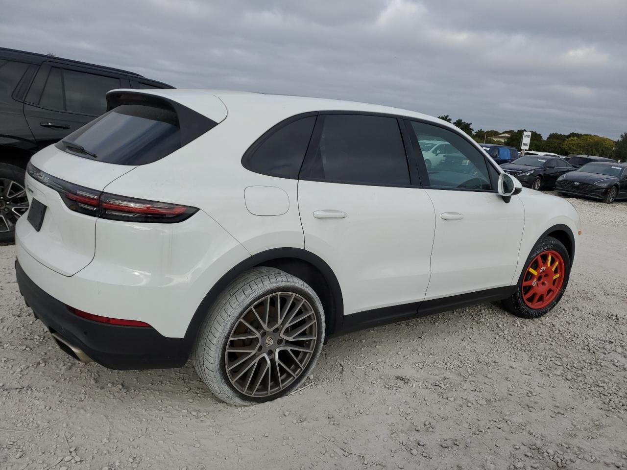 2019 Porsche Cayenne - Image 3