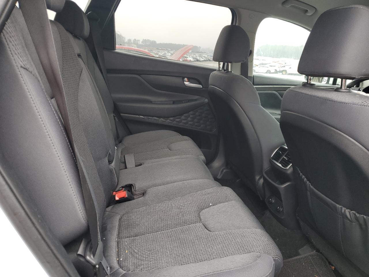 2020 Hyundai Santa Fe - Image 12
