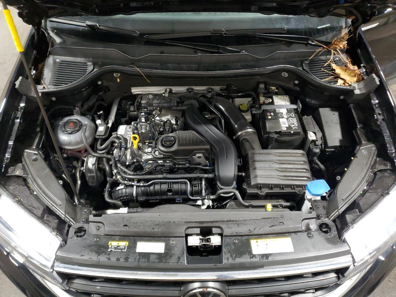 2024 Volkswagen Taos - Image 12