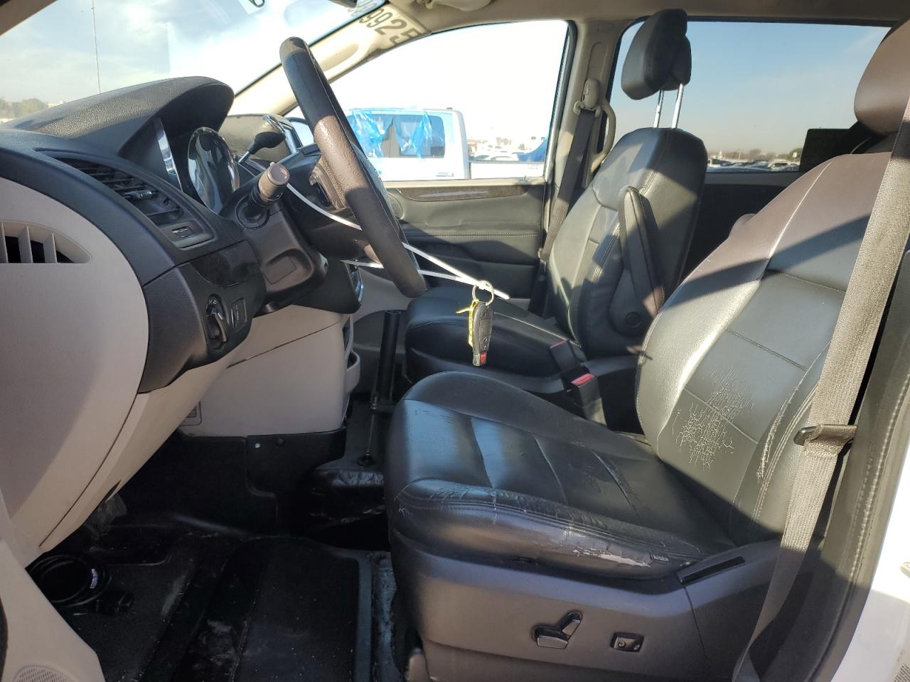 2019 Dodge Caravan - Image 7