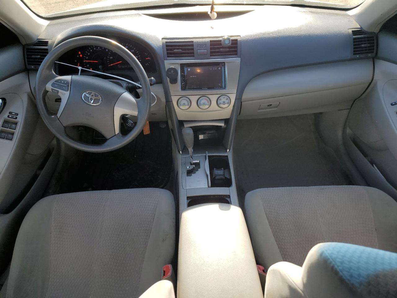 2010 Toyota Camry - Image 8