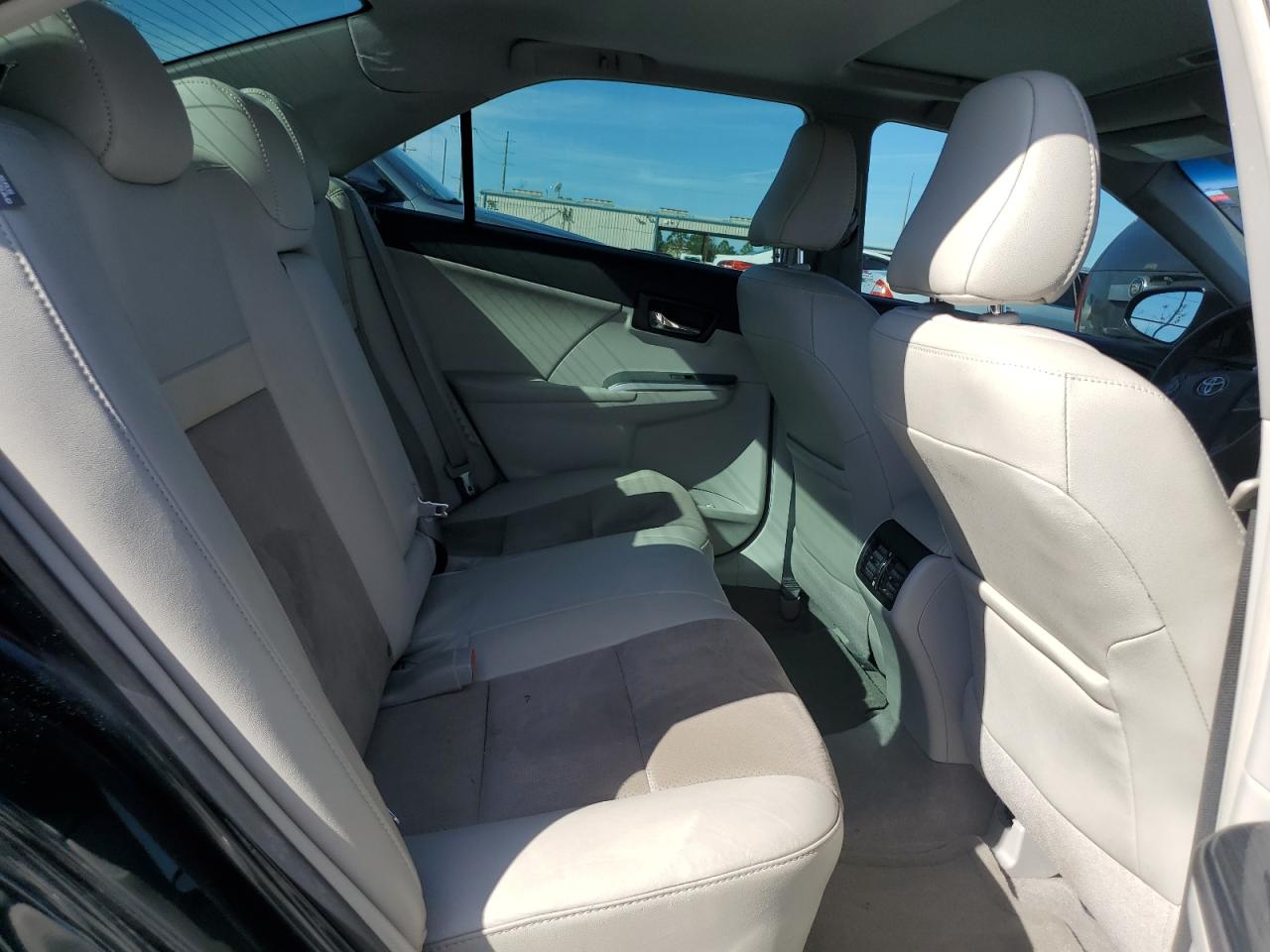 2012 Toyota Camry - Image 10