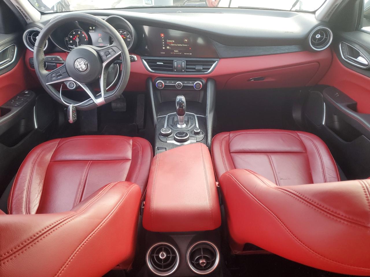 2019 Alfa Romeo Giulia - Image 8