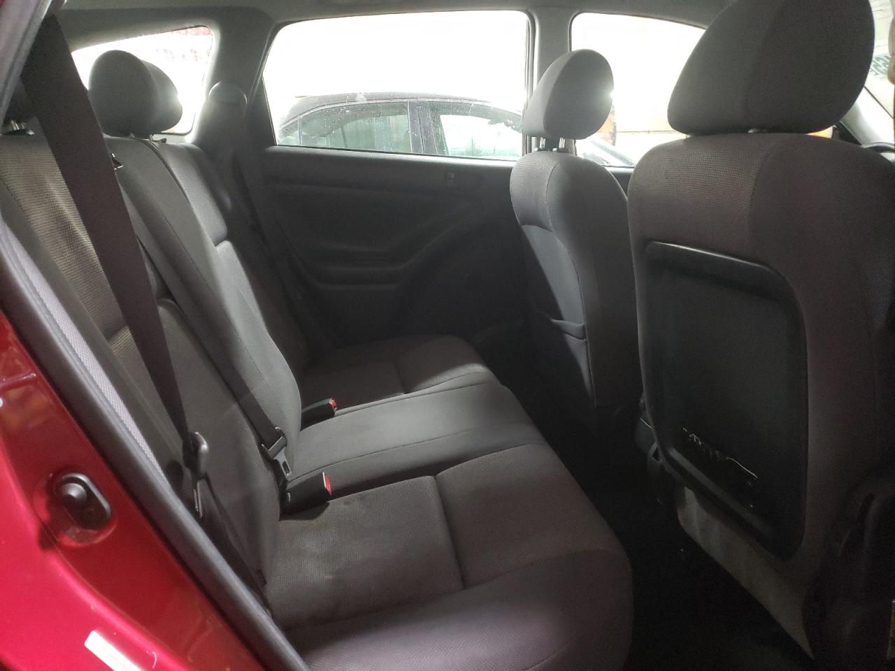 2004 Pontiac Vibe - Image 10