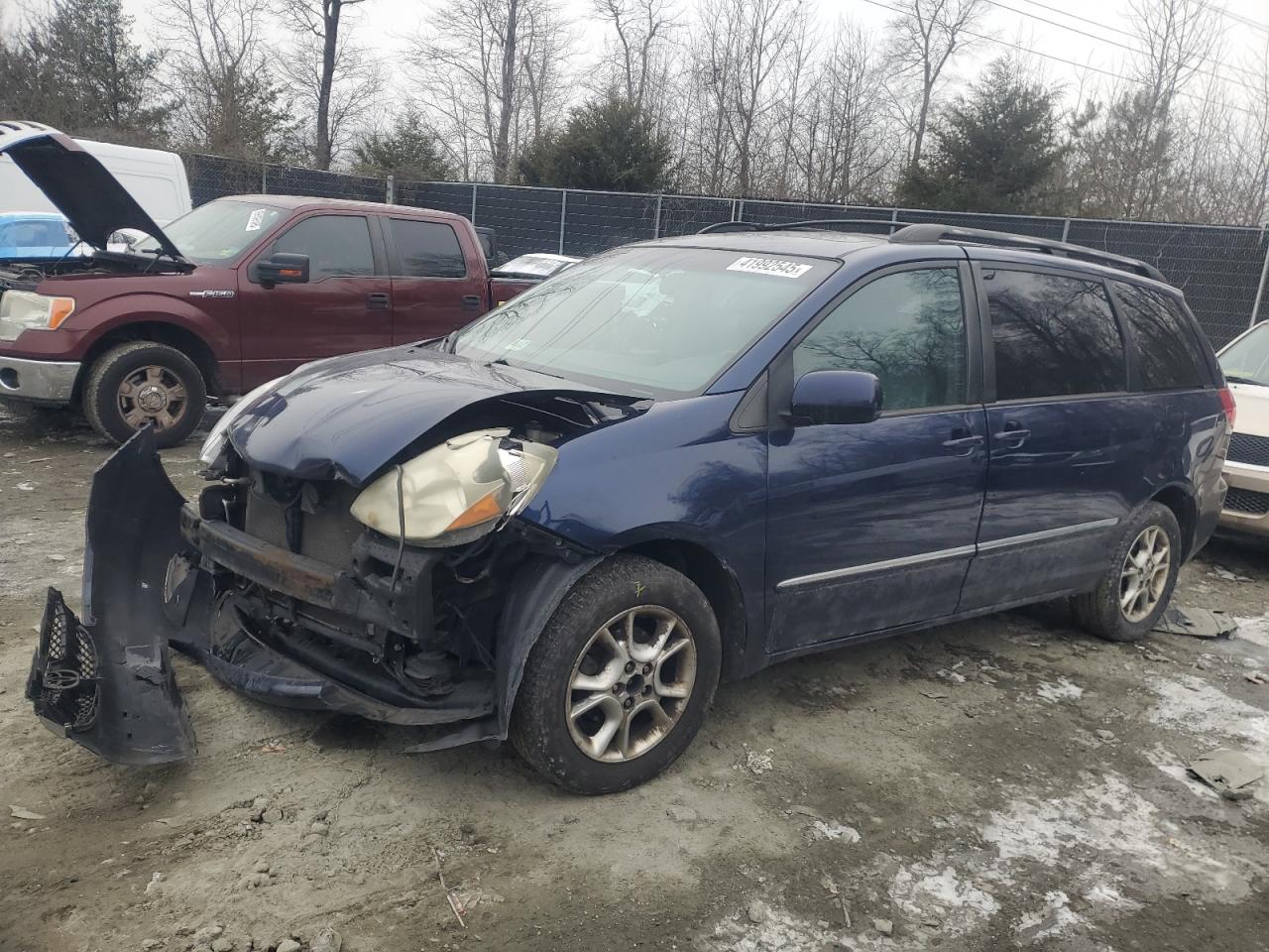 2006 Toyota Sienna - Image 1