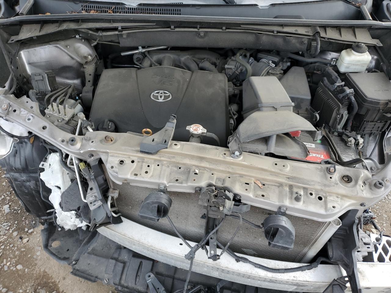 2018 Toyota Highlander - Image 12