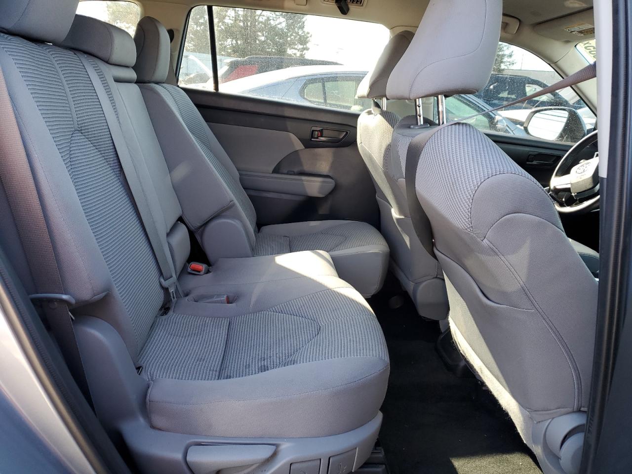 2021 Toyota Highlander - Image 11