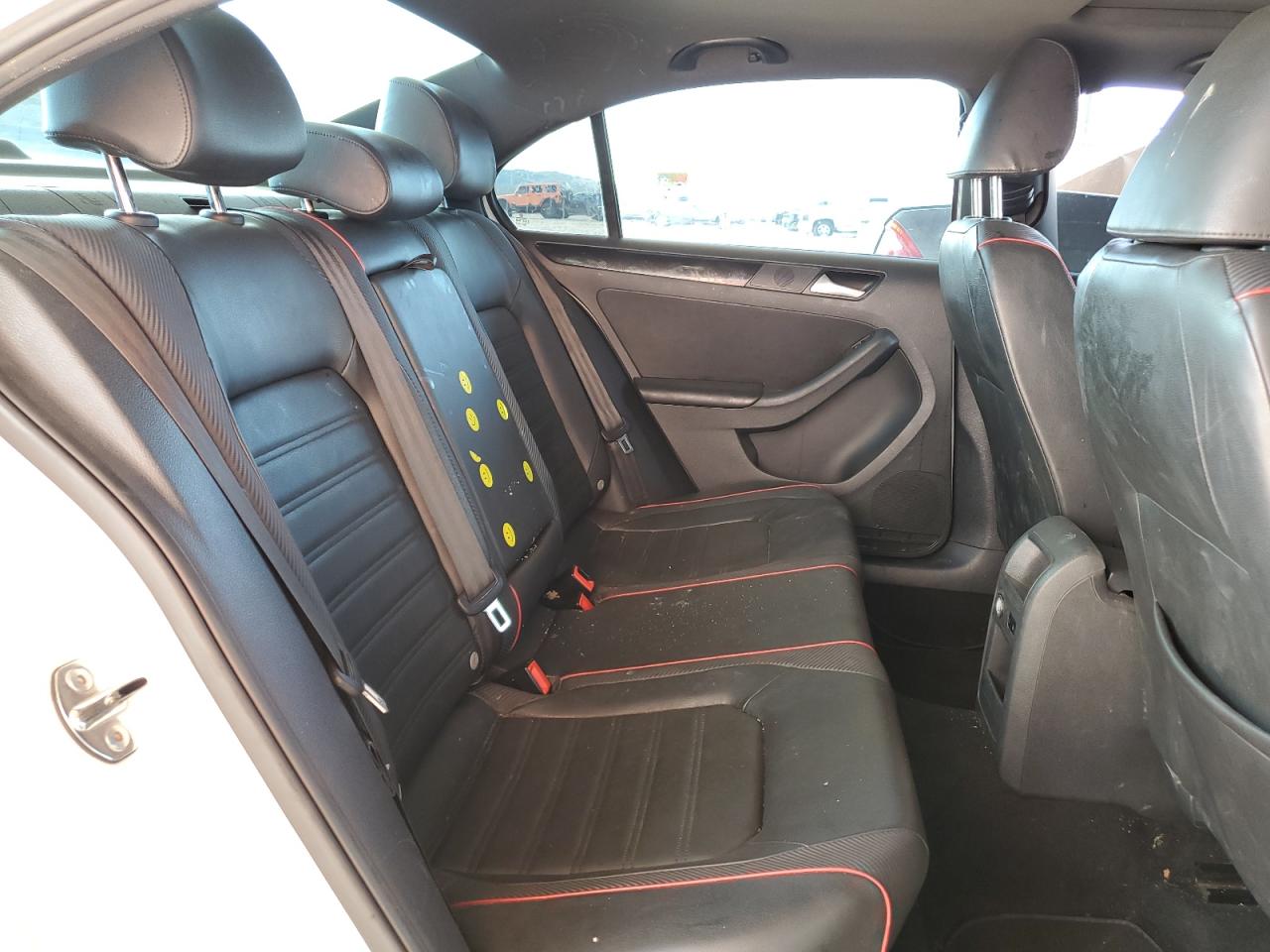 2014 Volkswagen Jetta - Image 10