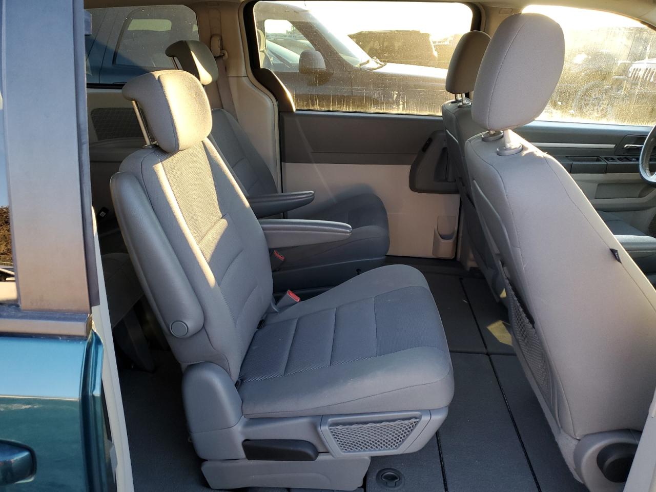 2009 Dodge Caravan - Image 11