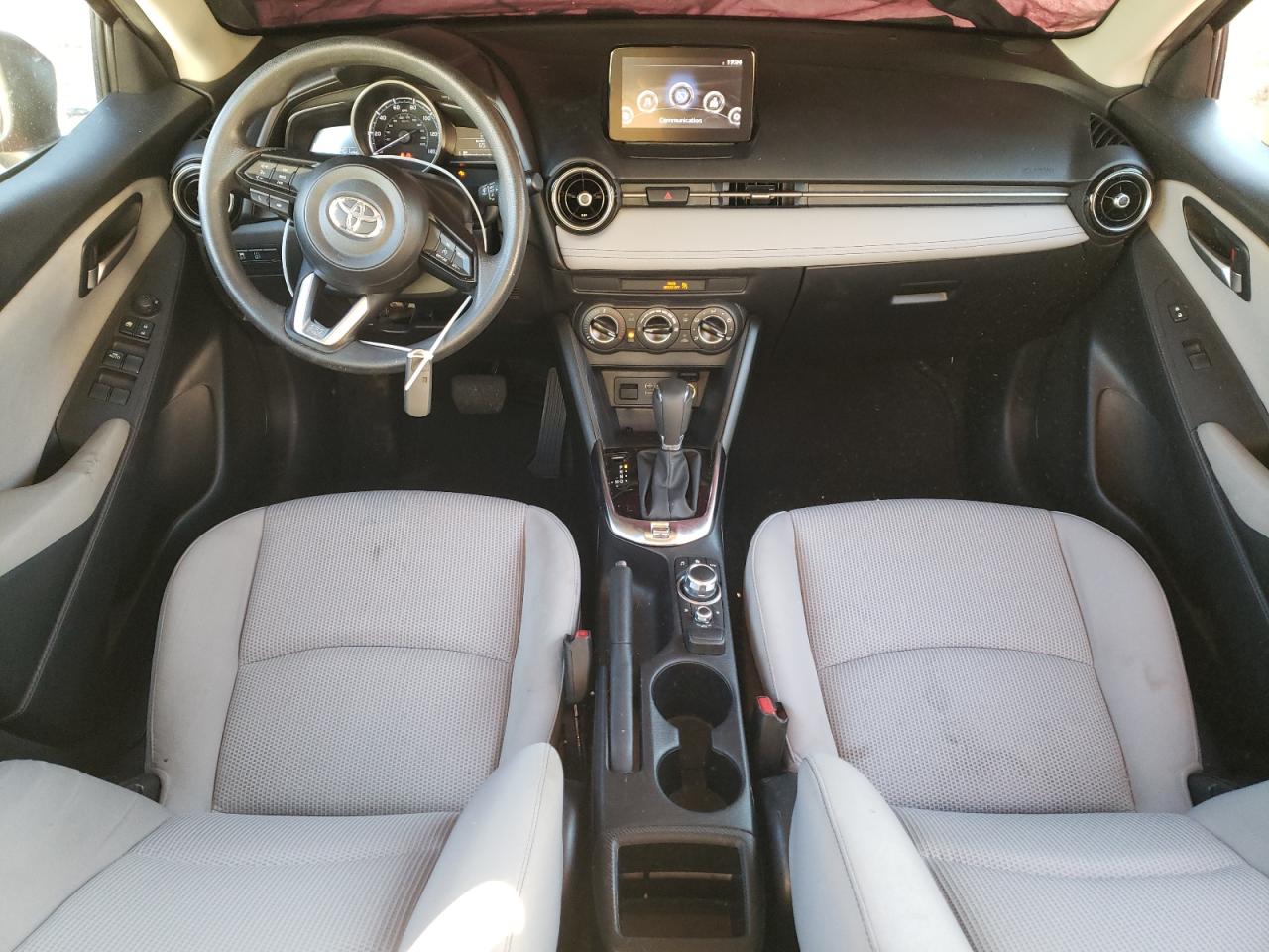2019 Toyota Yaris - Image 8