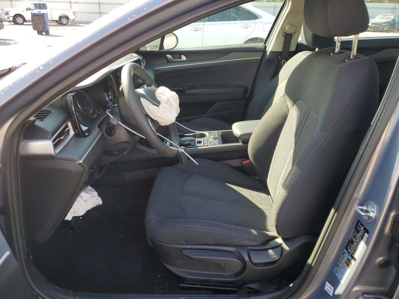 2022 Kia K5 - Image 7
