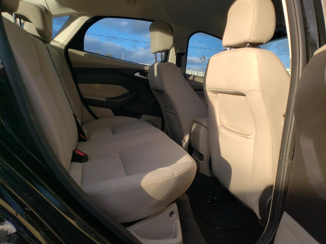 2015 Ford Focus - Image 10