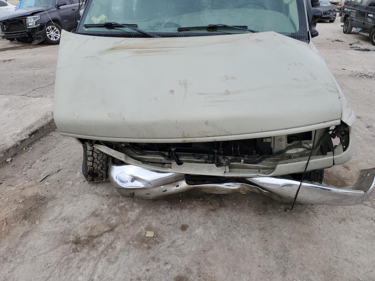 2005 Ford Econoline - Image 13