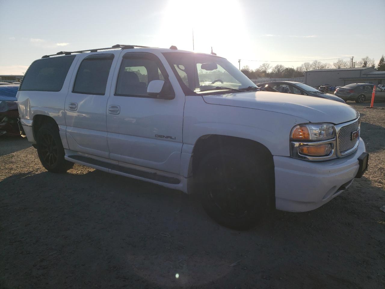 2004 GMC Yukon - Image 4