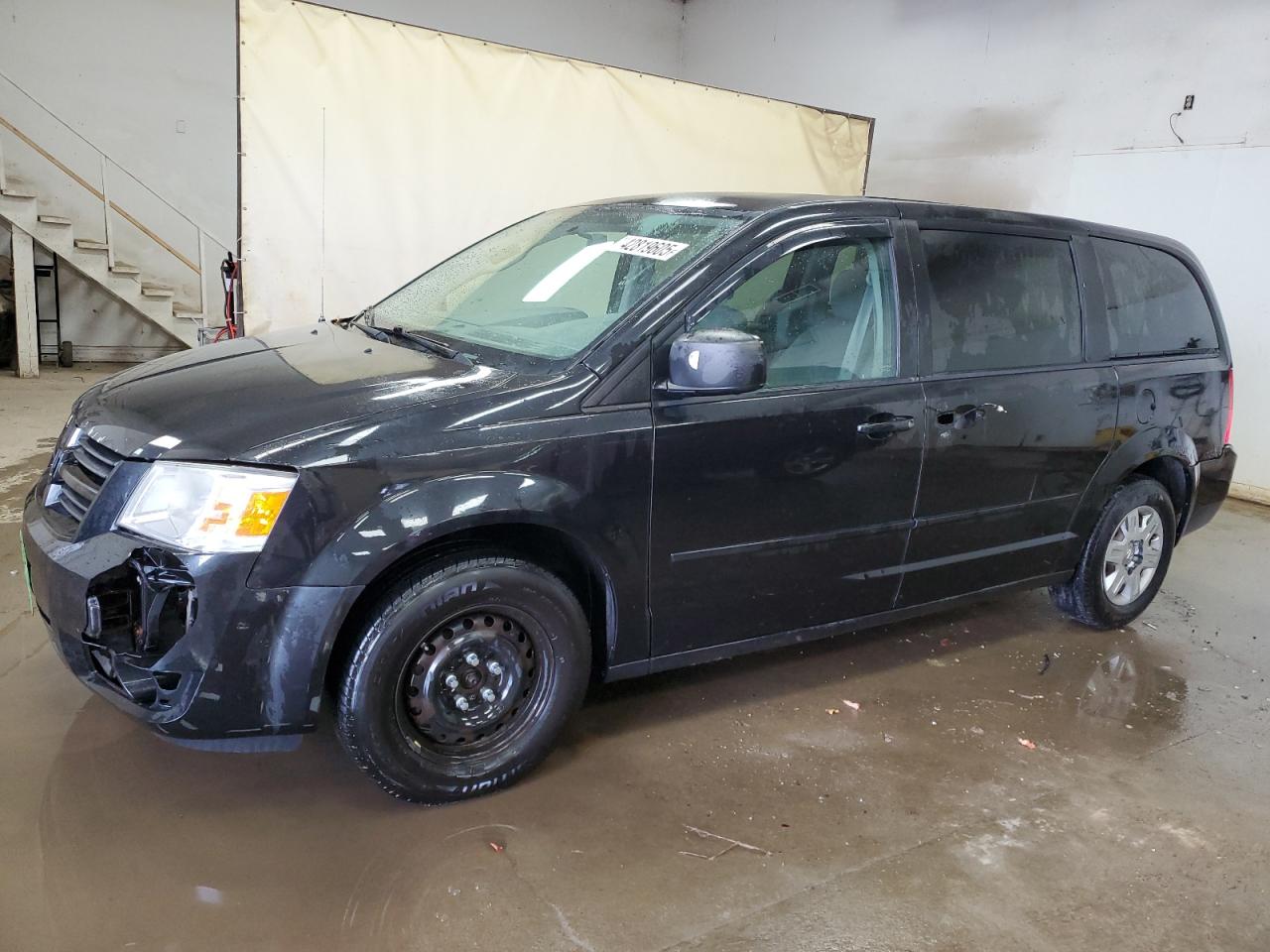 2010 Dodge Caravan - Image 1