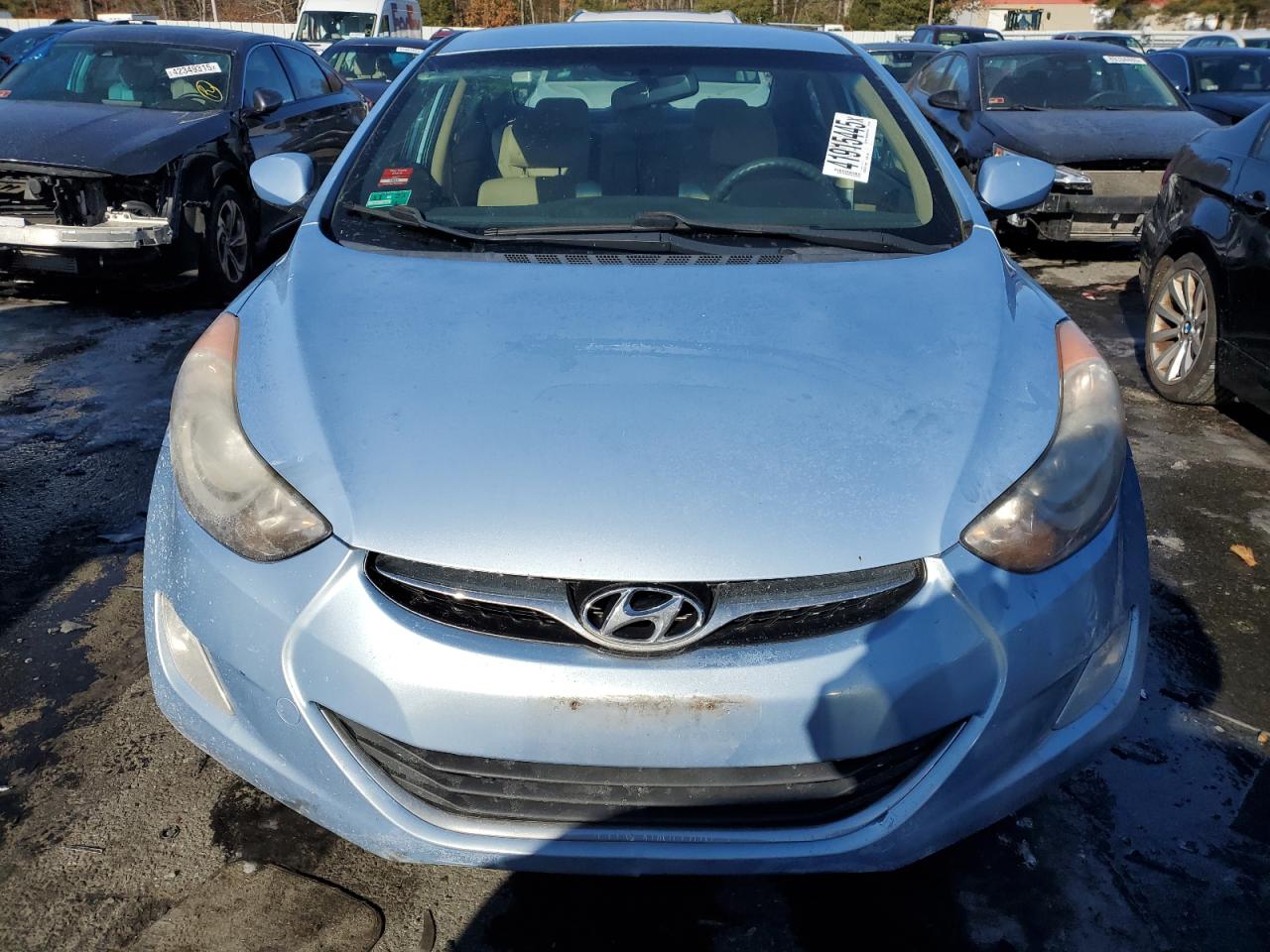 2012 Hyundai Elantra - Image 5