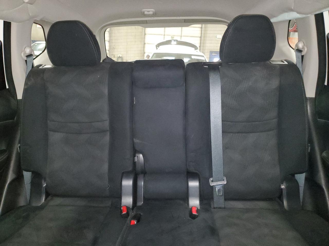 2016 Nissan Rogue - Image 10