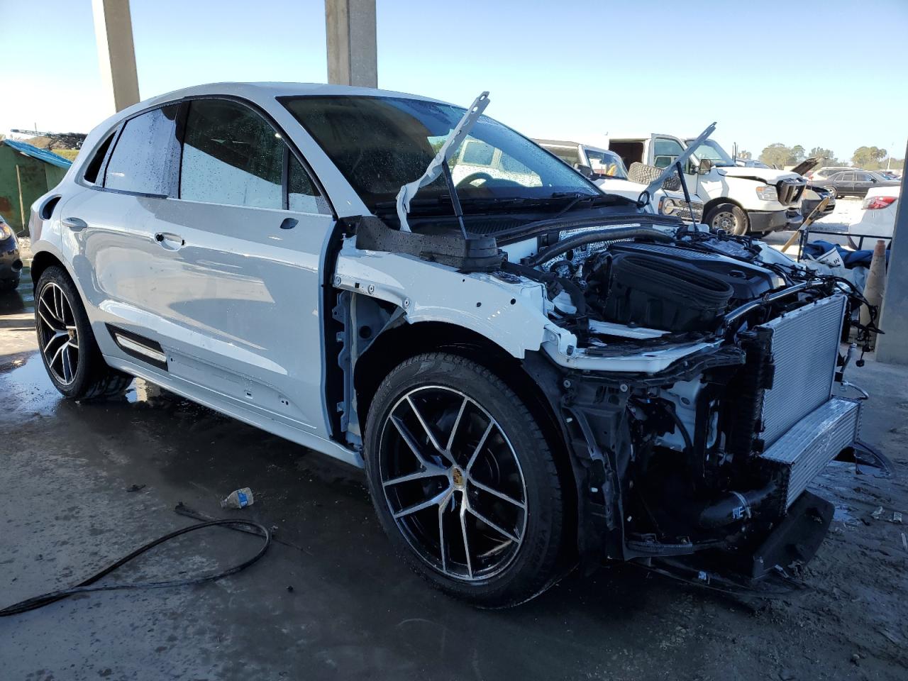 2024 Porsche Macan - Image 4