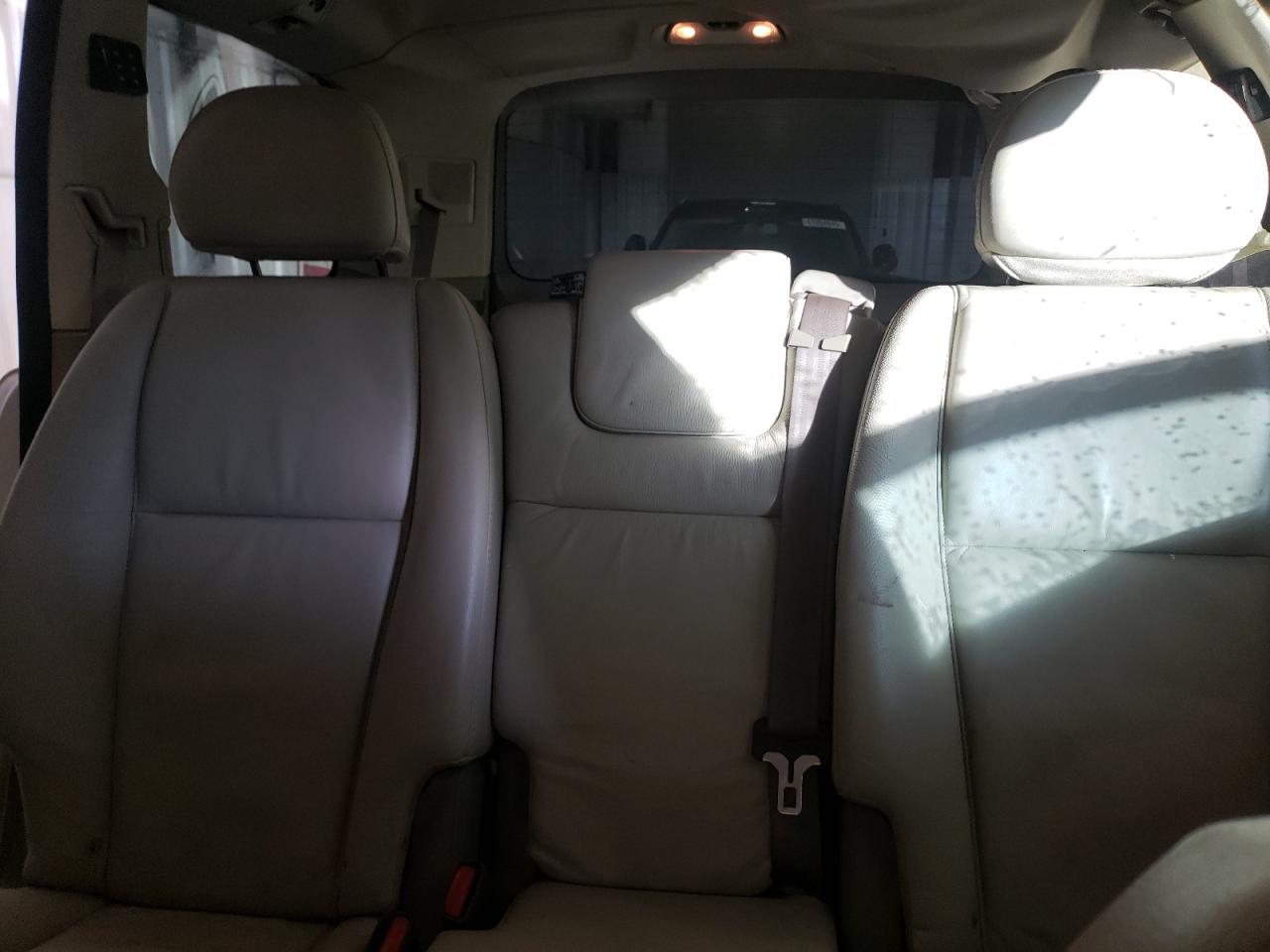 2004 Volvo XC90 - Image 10