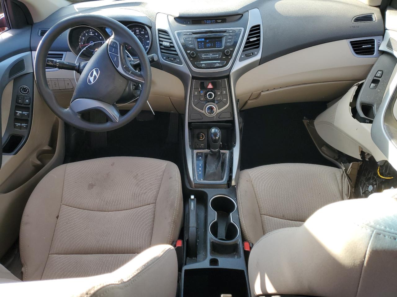 2016 Hyundai Elantra - Image 8
