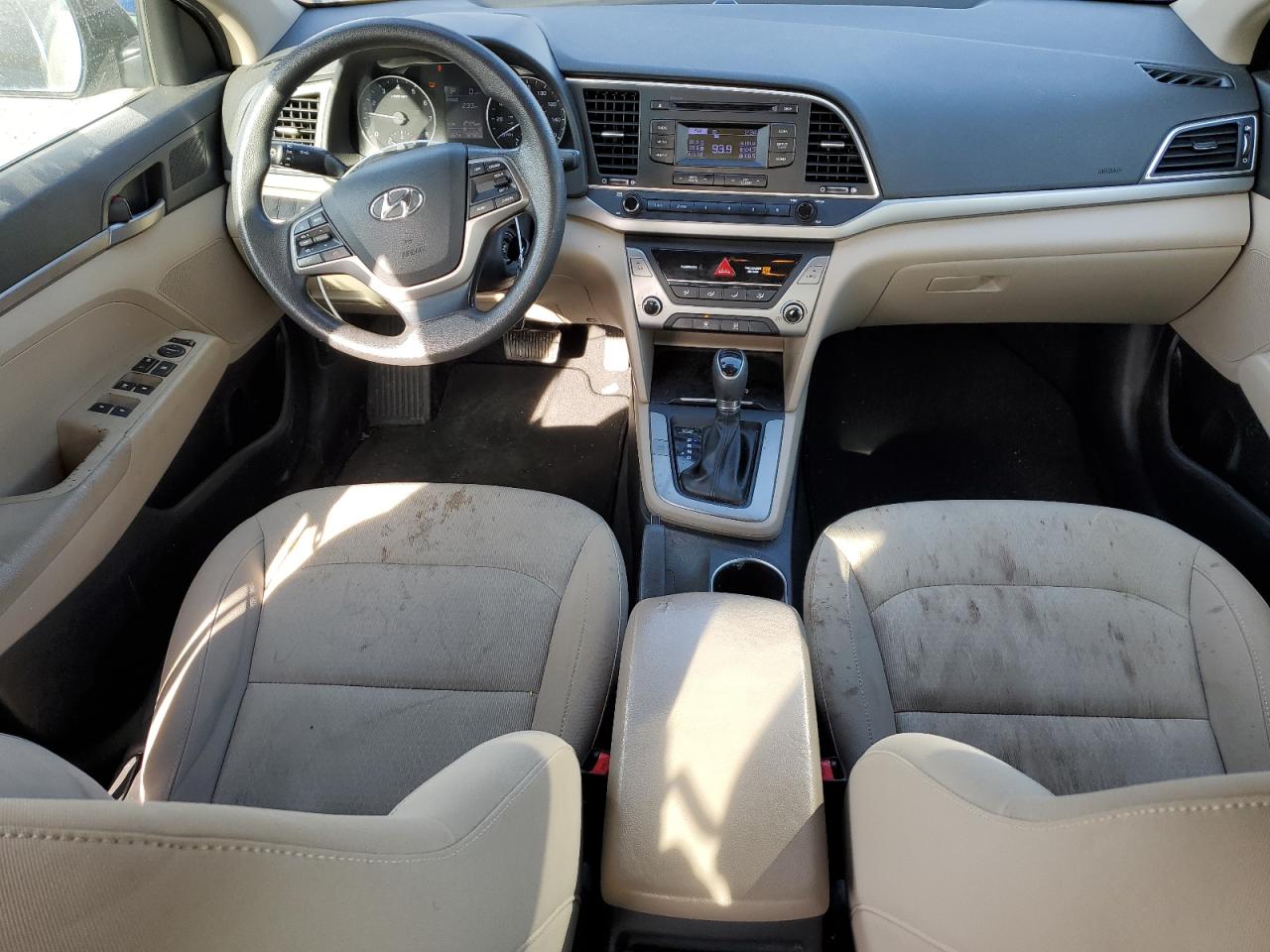 2017 Hyundai Elantra - Image 8