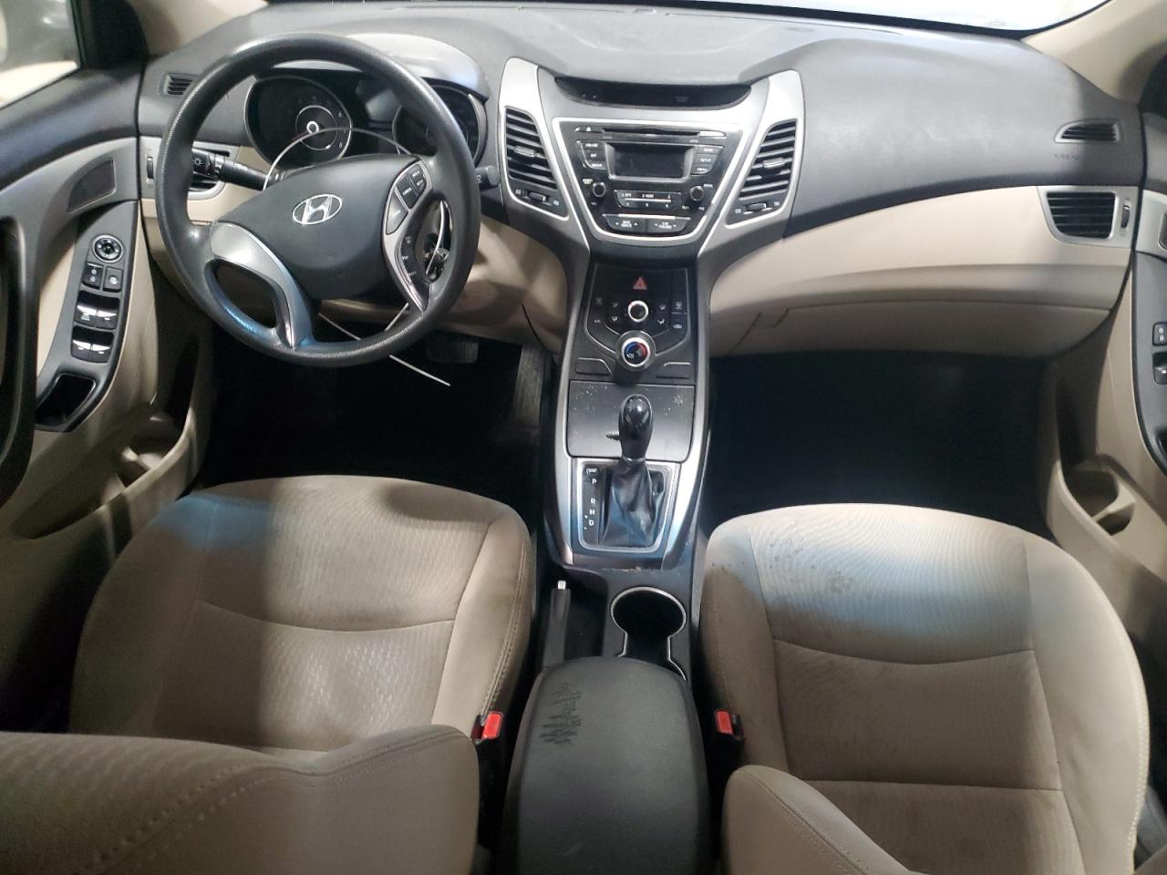 2015 Hyundai Elantra - Image 8