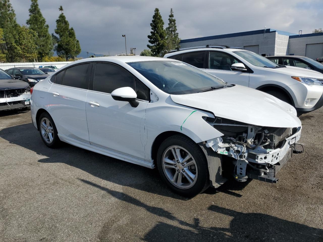 2017 Chevrolet Cruze - Image 4