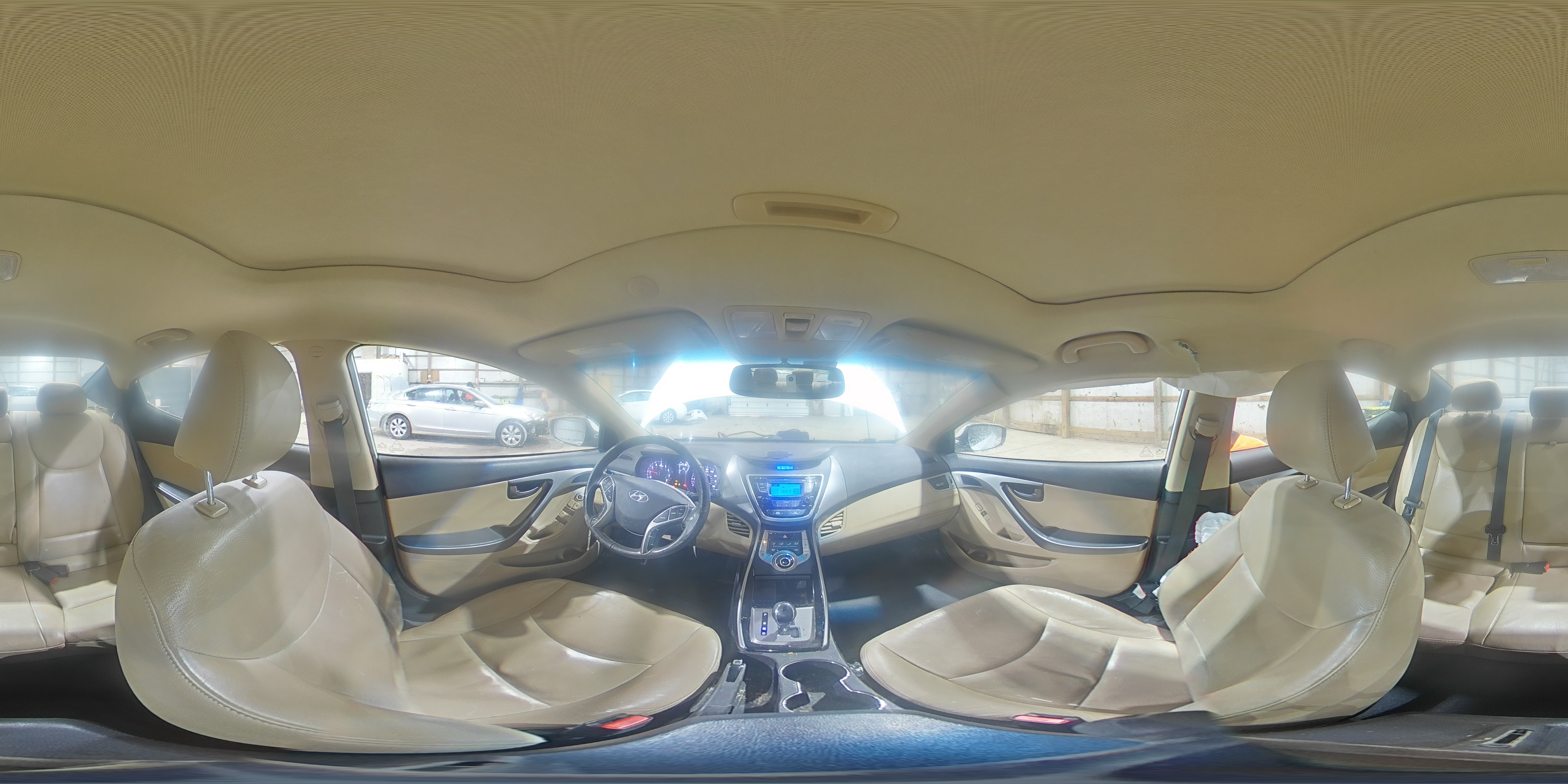 2013 Hyundai Elantra - Image 13