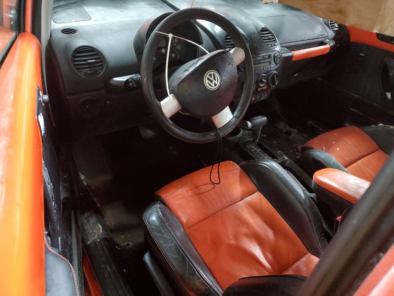 2002 Volkswagen Beetle - Image 8