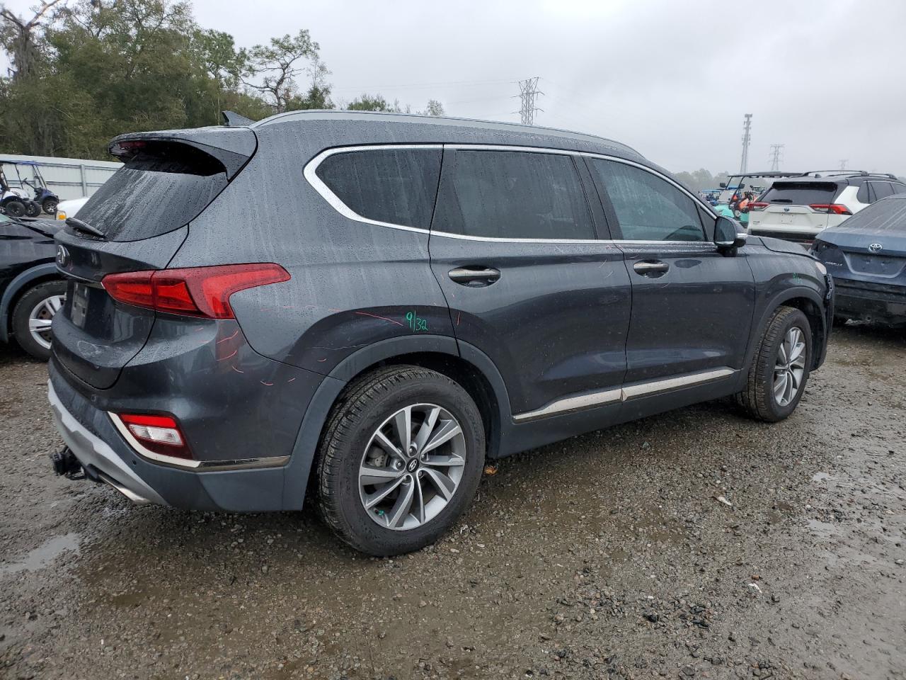 2020 Hyundai Santa Fe - Image 3
