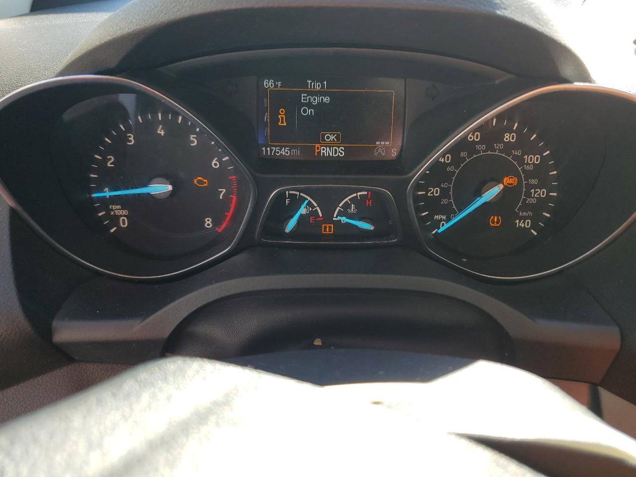 1FMCU0GD1HUD95493 FORD ESCAPE 2017