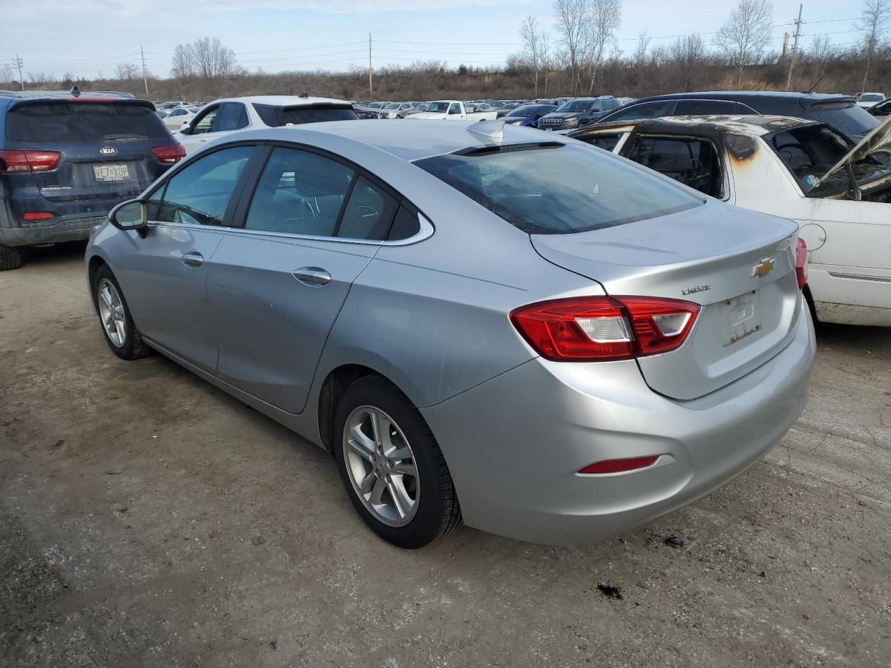 2018 Chevrolet Cruze - Image 2