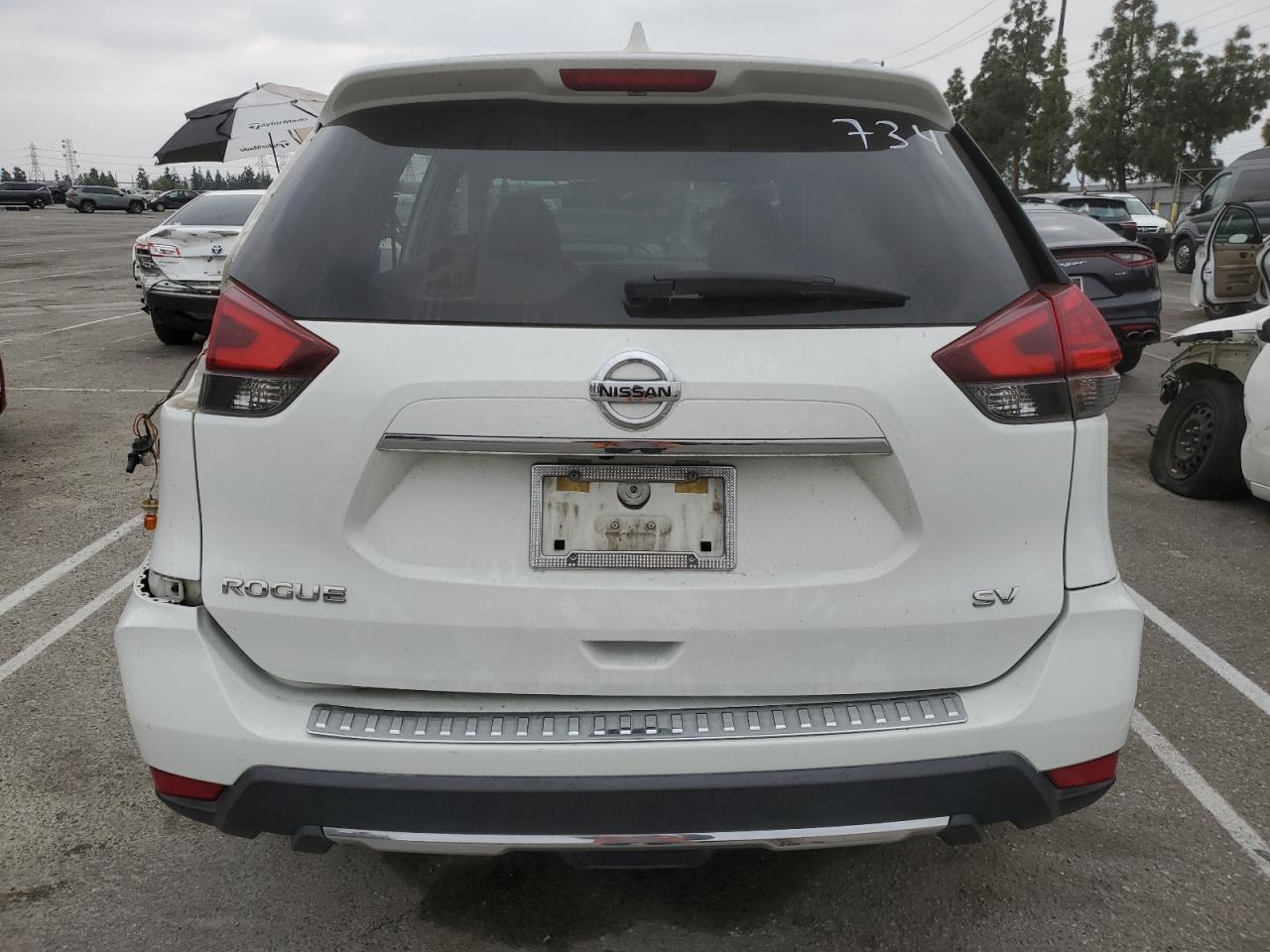 2017 Nissan Rogue - Image 6