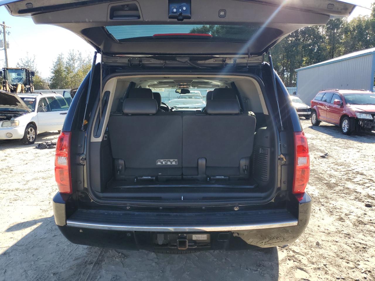 2011 Chevrolet Tahoe - Image 6