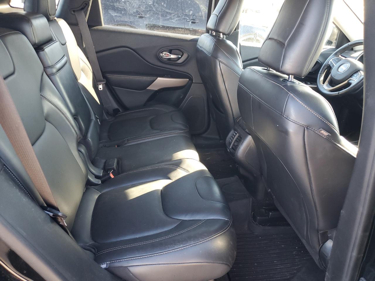 2018 Jeep Grand Cherokee - Image 11