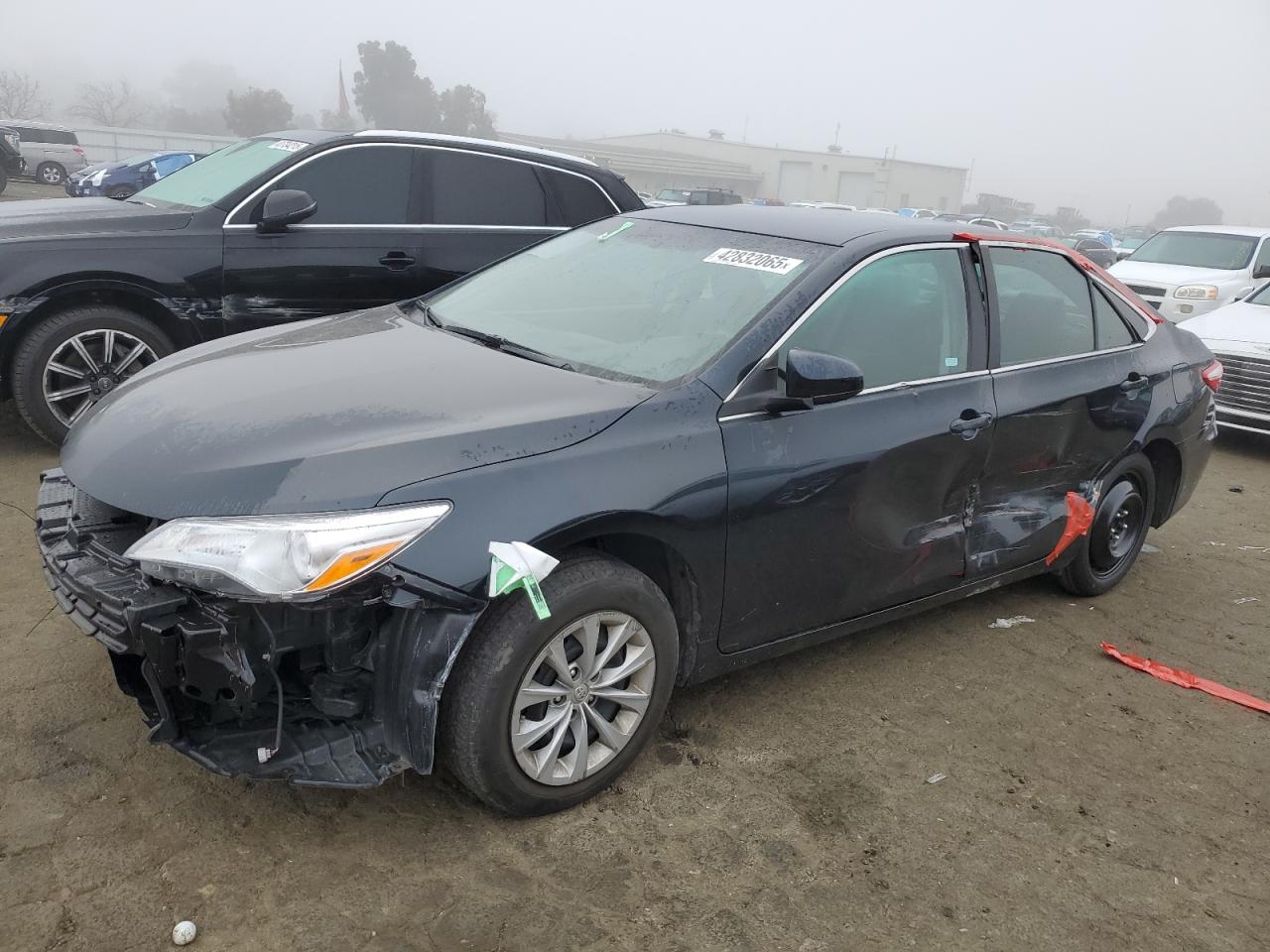 2017 Toyota Camry Le იყიდება Martinez-ში, CA - Side