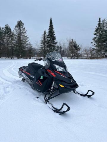 2016 Ski Doo                     Mx Z Tnt