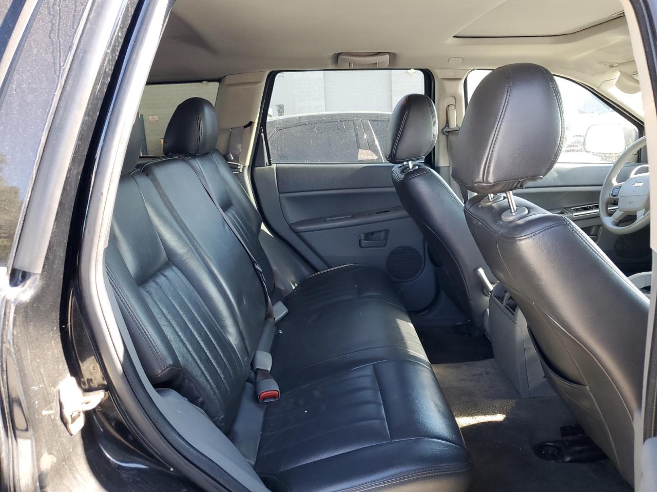 2007 Jeep Grand Cherokee - Image 10