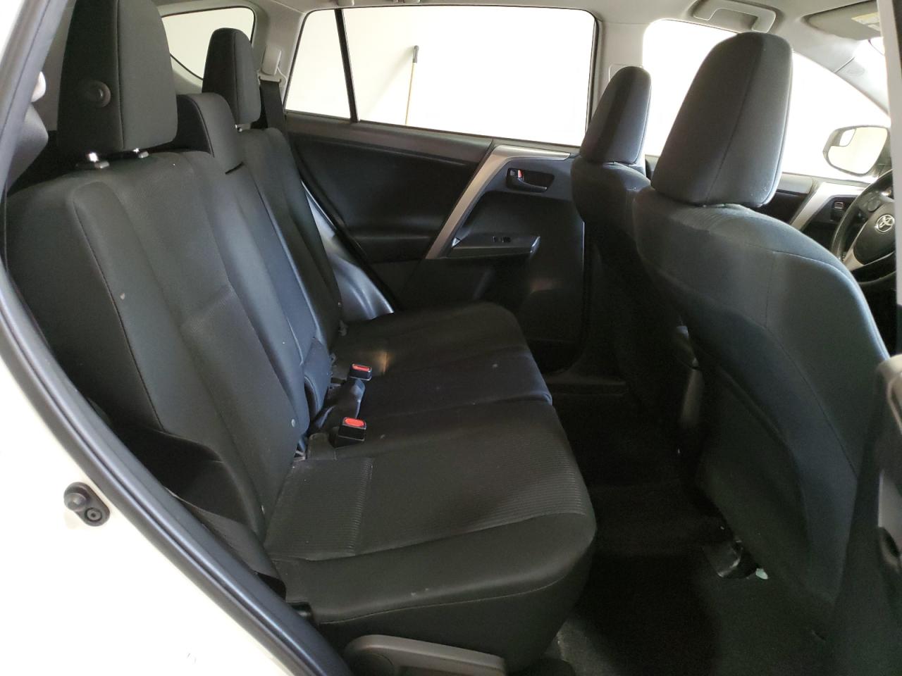 2018 Toyota RAV 4 - Image 11